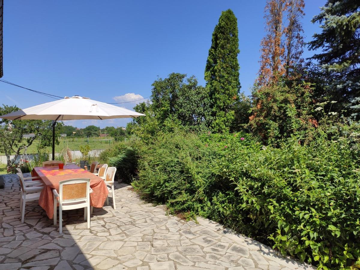 Готель Domaine Des Arts Dompierre  Екстер'єр фото
